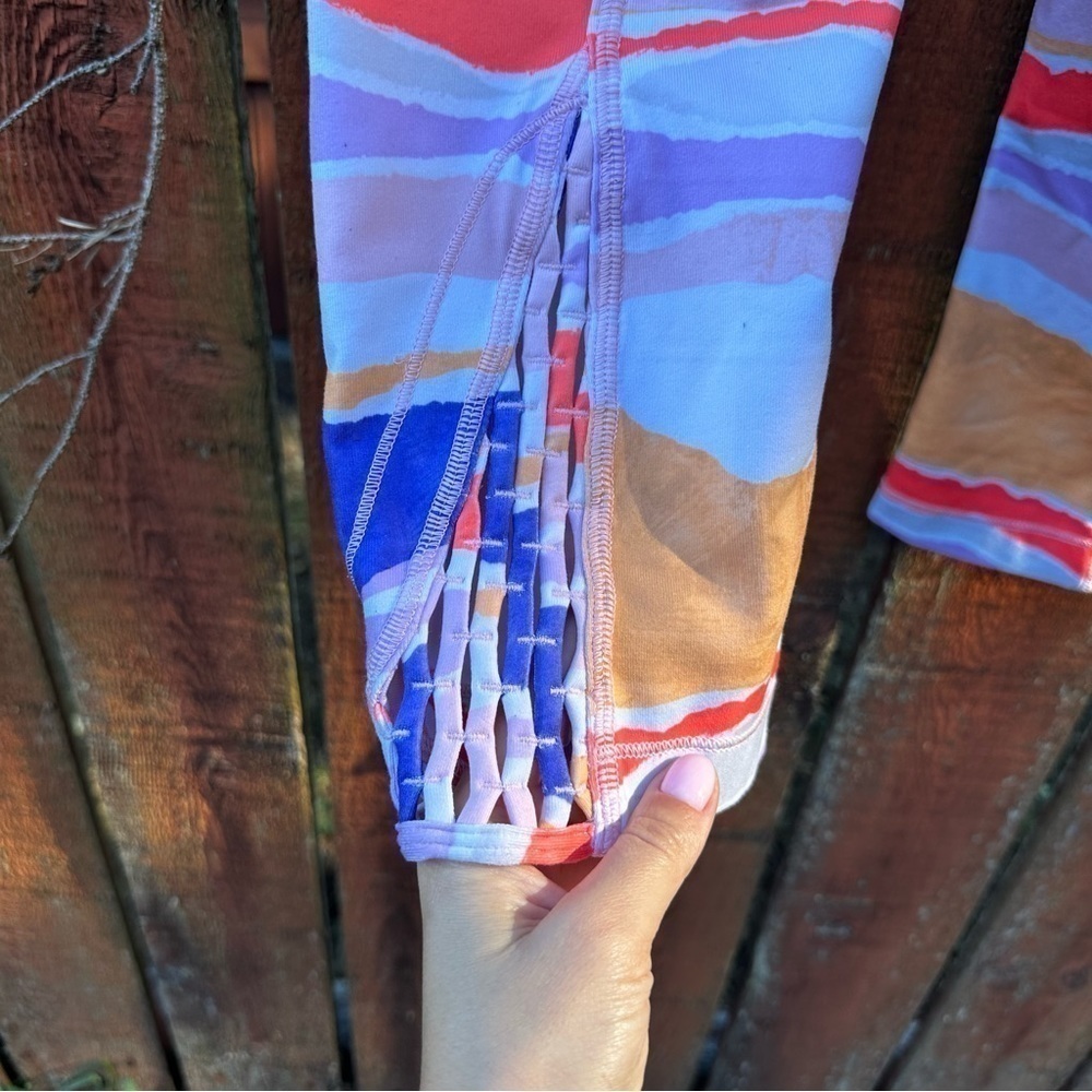 Lululemon True Self Cropped Leggings Bleacher Stripe White Iris Flower Size 10 - Picture 7 of 11